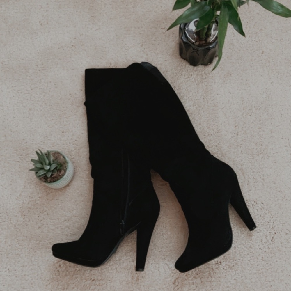 4 inch high heeled seude black boots